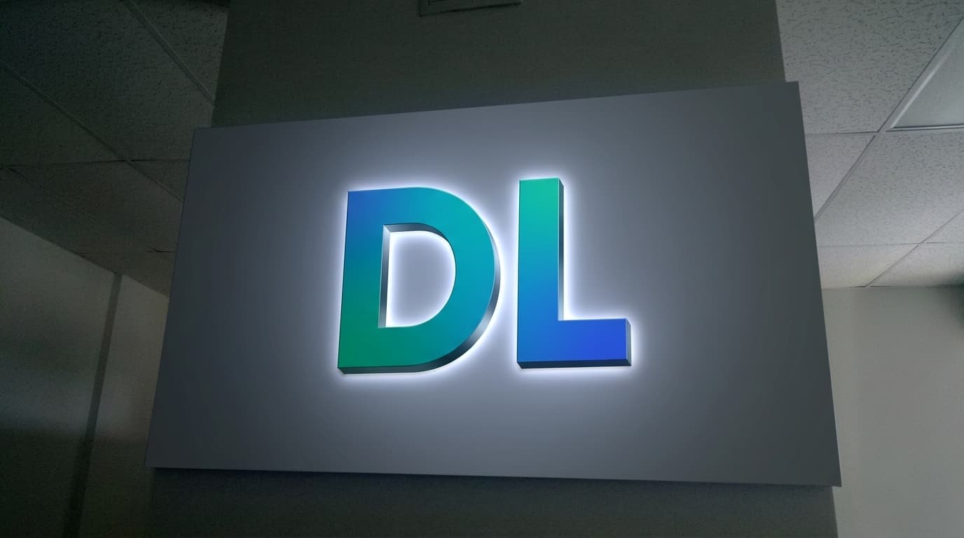 Səliqəli README və pinned layihələri olan GitHub profili